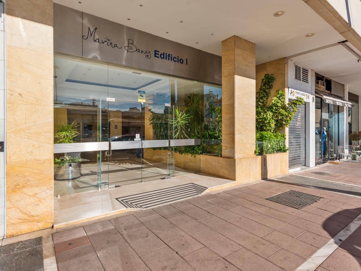 1 slaapkamer Appartement te huur in Puerto Banus met zwembad garage - € 1.900 (Ref: 9772797)