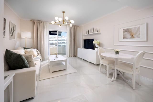 Apartamento de 2 habitaciones en Puerto Banus, Marbella en alquiler con piscina garaje - 2.800 € (Ref: 9783109)