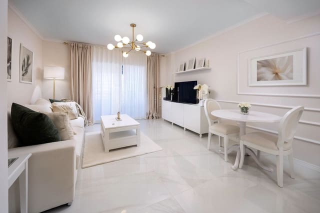 Apartamento de 2 habitaciones en Puerto Banus, Marbella en alquiler con piscina garaje - 2.800 € (Ref: 9783109)