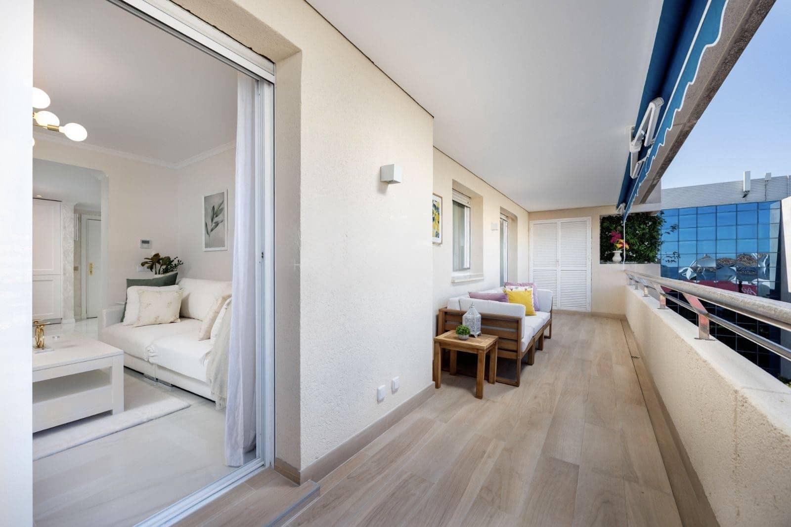 Apartamento de 2 habitaciones en Puerto Banus en alquiler con piscina garaje - 2.800 € (Ref: 9783109)