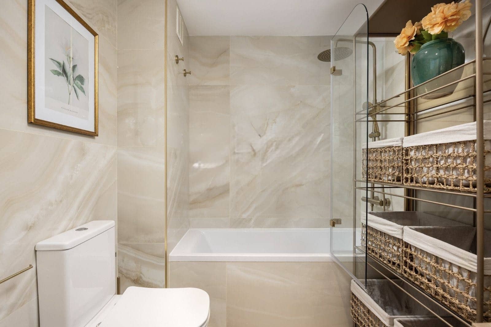 Apartamento de 2 habitaciones en Puerto Banus en alquiler con piscina garaje - 2.800 € (Ref: 9783109)