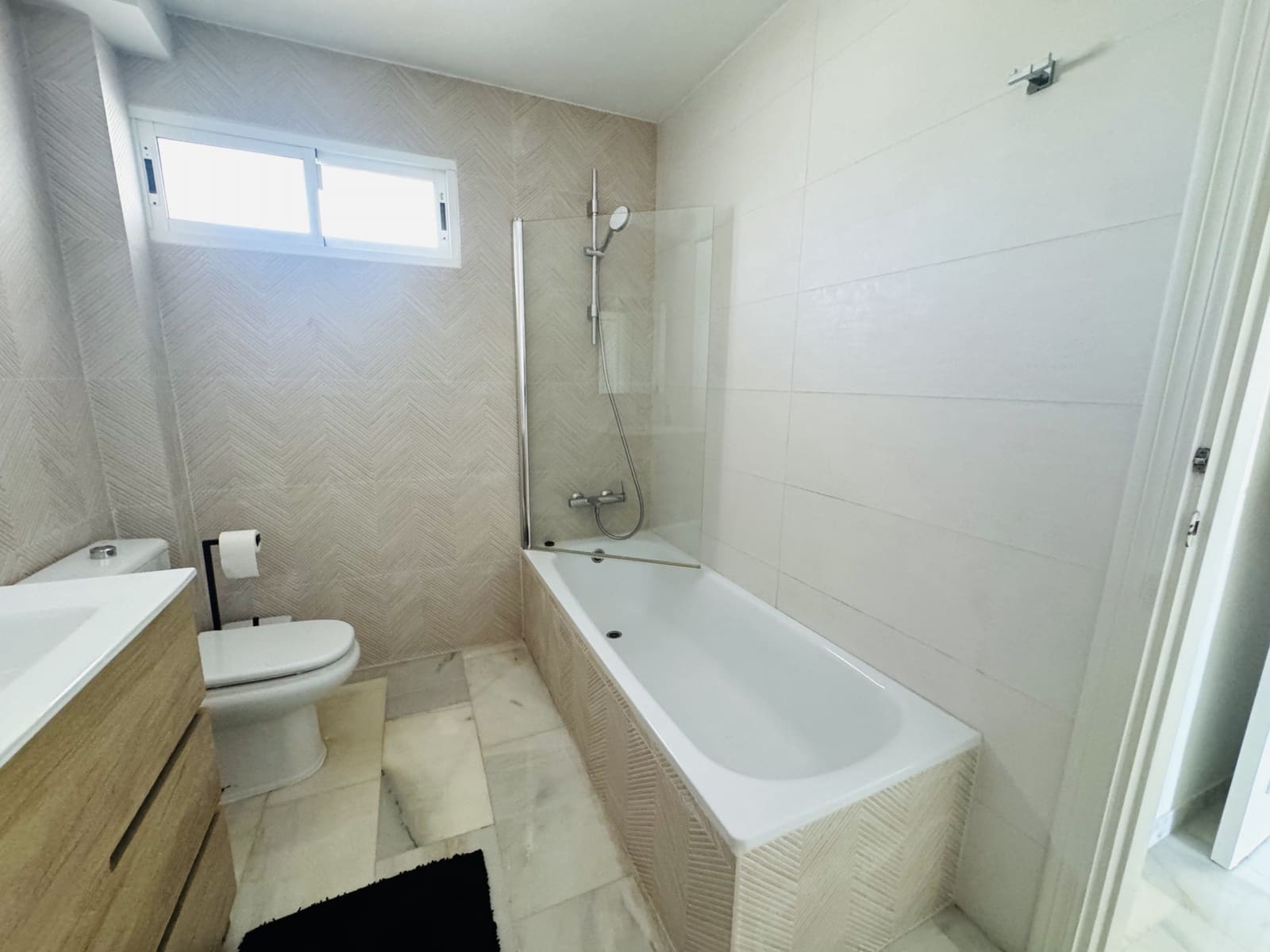 2 Zimmer Apartment zu vermieten in San Pedro de Alcantara mit Garage - 2.000 € (Ref: 9790777)