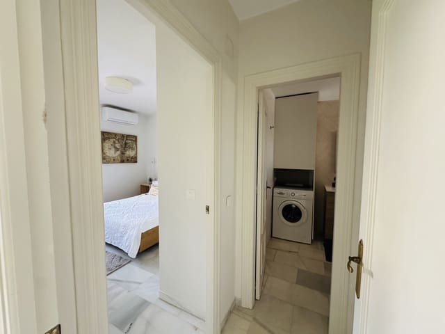 2 soverom Leilighet til leie i Nueva Alcántara, Marbella med garasje - € 2 000 (Ref: 9790777)