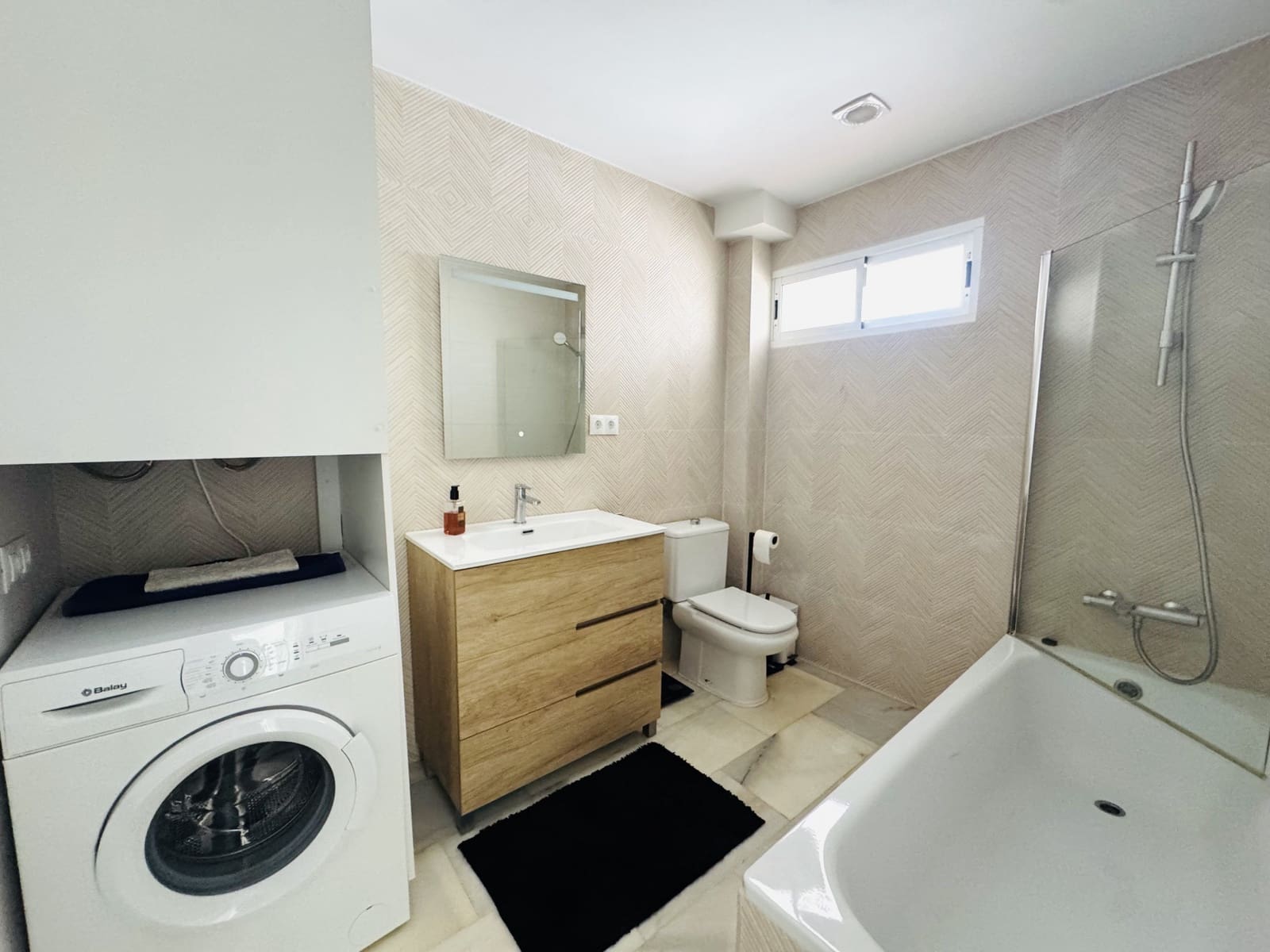 2 Zimmer Apartment zu vermieten in San Pedro de Alcantara mit Garage - 2.000 € (Ref: 9790777)