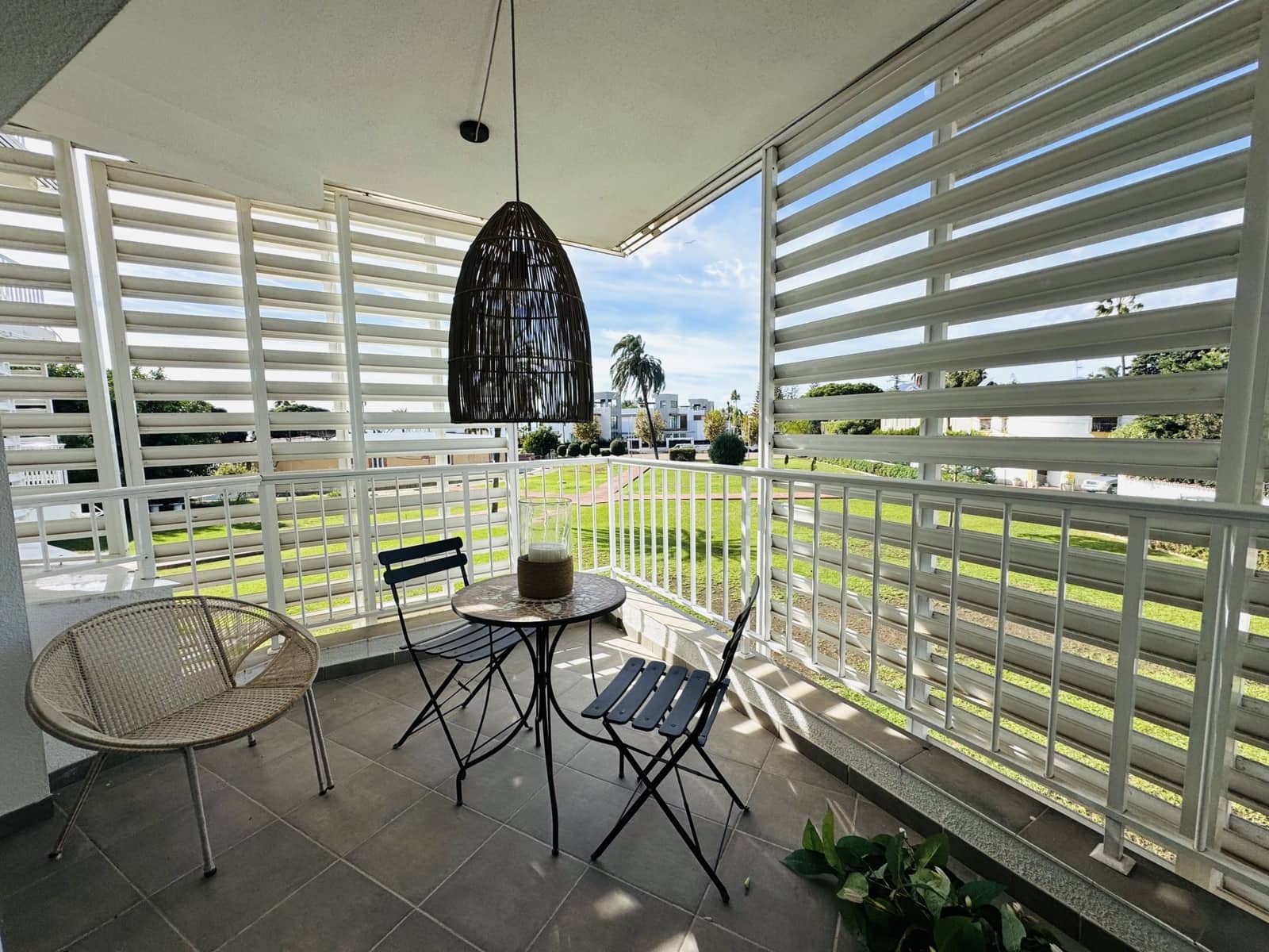 2 Zimmer Apartment zu vermieten in San Pedro de Alcantara mit Garage - 2.000 € (Ref: 9790777)