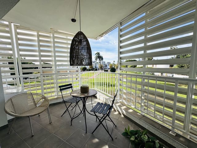 2 soverom Leilighet til leie i Nueva Alcántara, Marbella med garasje - € 2 000 (Ref: 9790777)