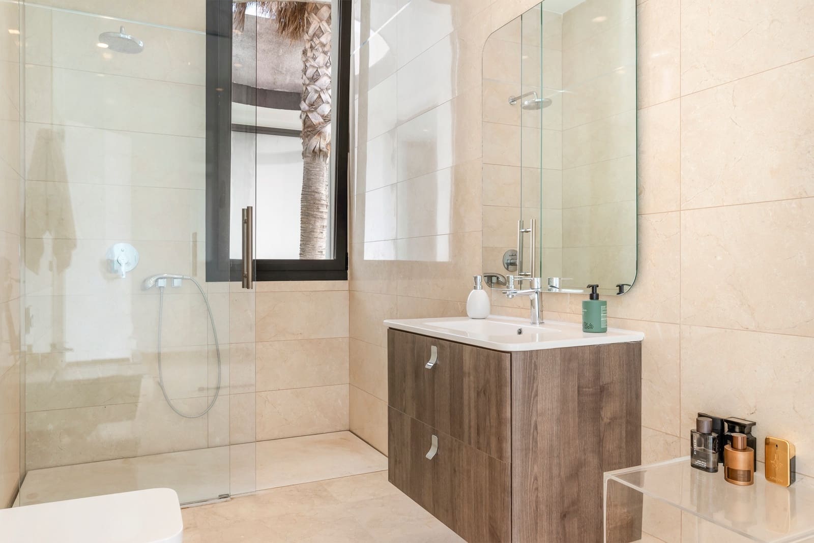 Chalet de 5 habitaciones en Benahavís en venta con piscina - 3.950.000 € (Ref: 9833386)