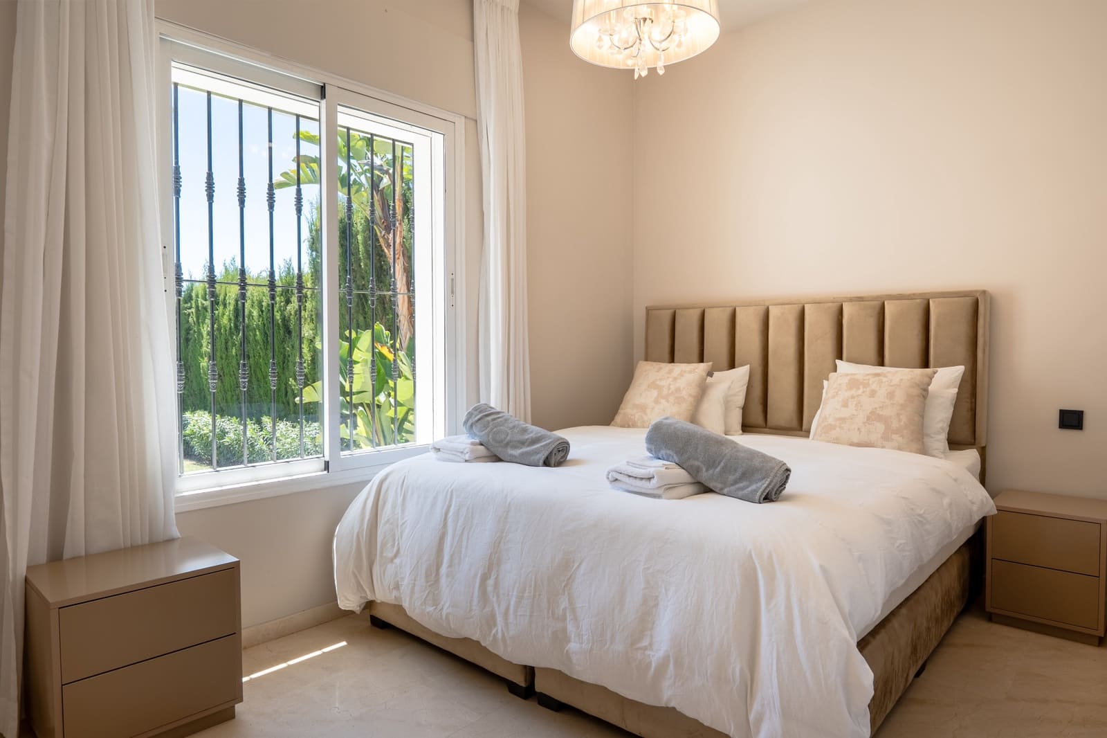 6 quarto Moradia para venda em Nueva Andalucia com piscina garagem - 4 250 000 € (Ref: 9845099)
