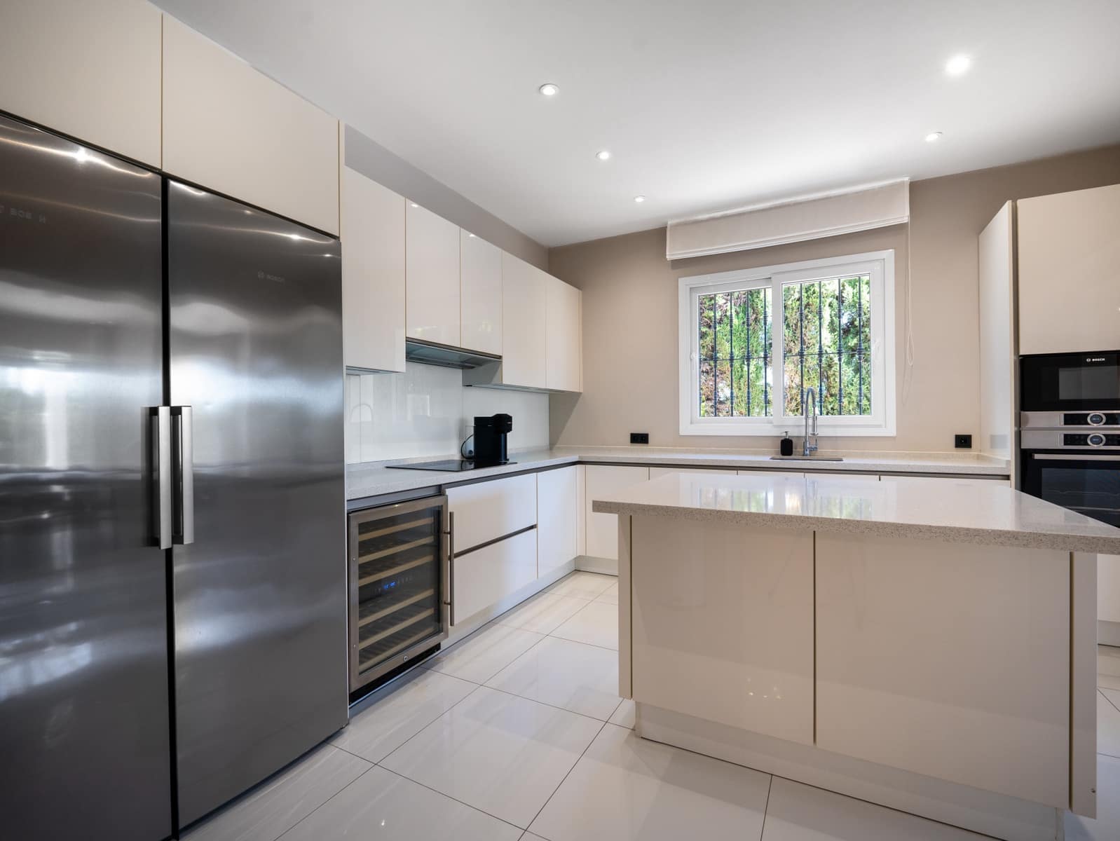 6 quarto Moradia para venda em Nueva Andalucia com piscina garagem - 4 250 000 € (Ref: 9845099)