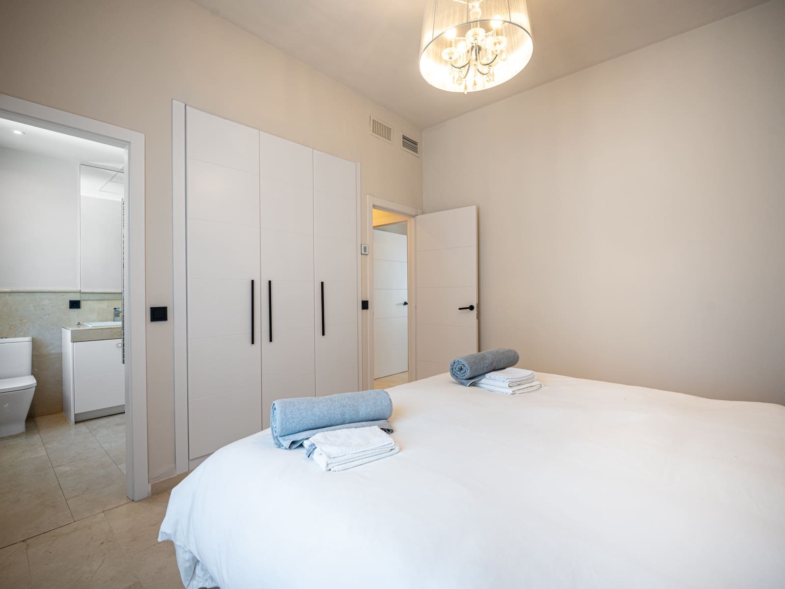 6 quarto Moradia para venda em Nueva Andalucia com piscina garagem - 4 250 000 € (Ref: 9845099)
