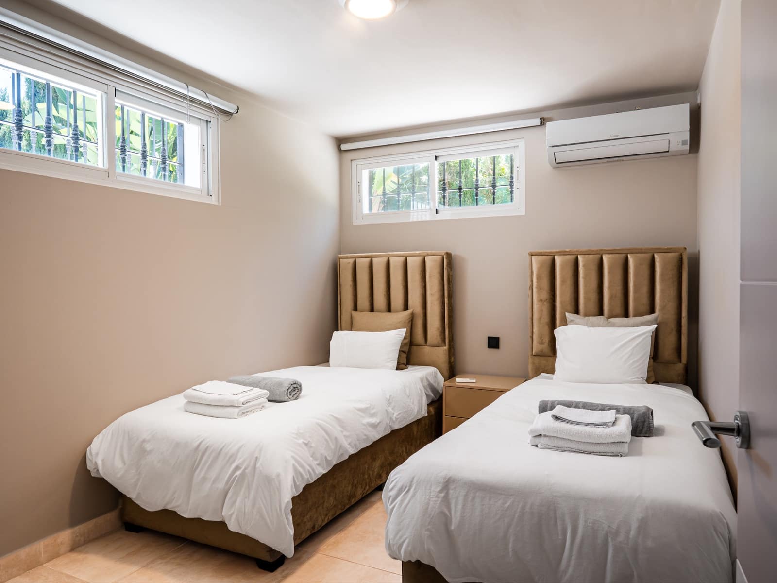 6 quarto Moradia para venda em Nueva Andalucia com piscina garagem - 4 250 000 € (Ref: 9845099)