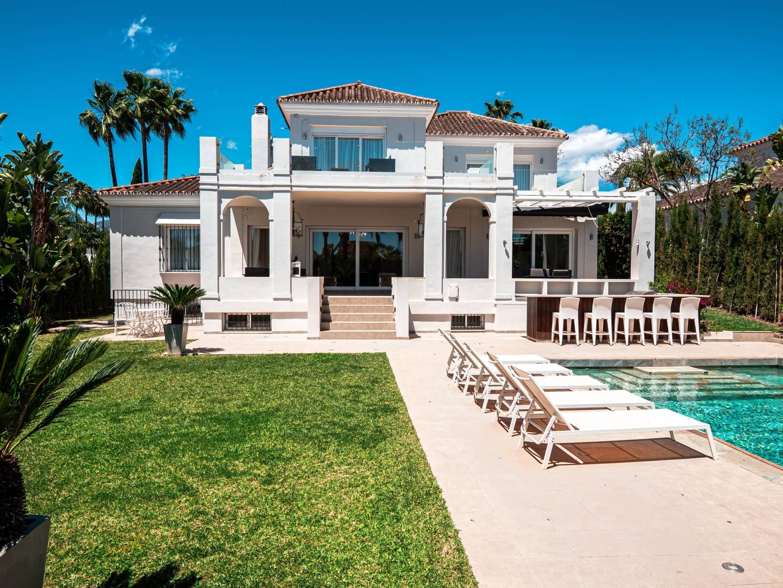 6 quarto Moradia para venda em Nueva Andalucia com piscina garagem - 4 250 000 € (Ref: 9845099)