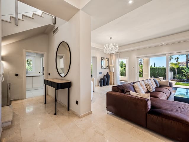 6 sypialnia Willa na sprzedaż w Las Brisas, Marbella z basenem garażem - 4 250 000 € (Ref: 9845099)