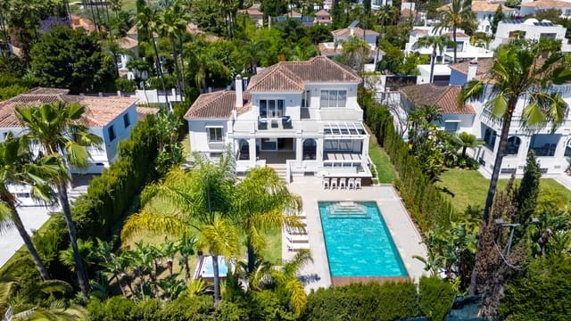 6 sypialnia Willa na sprzedaż w Las Brisas, Marbella z basenem garażem - 4 250 000 € (Ref: 9845099)