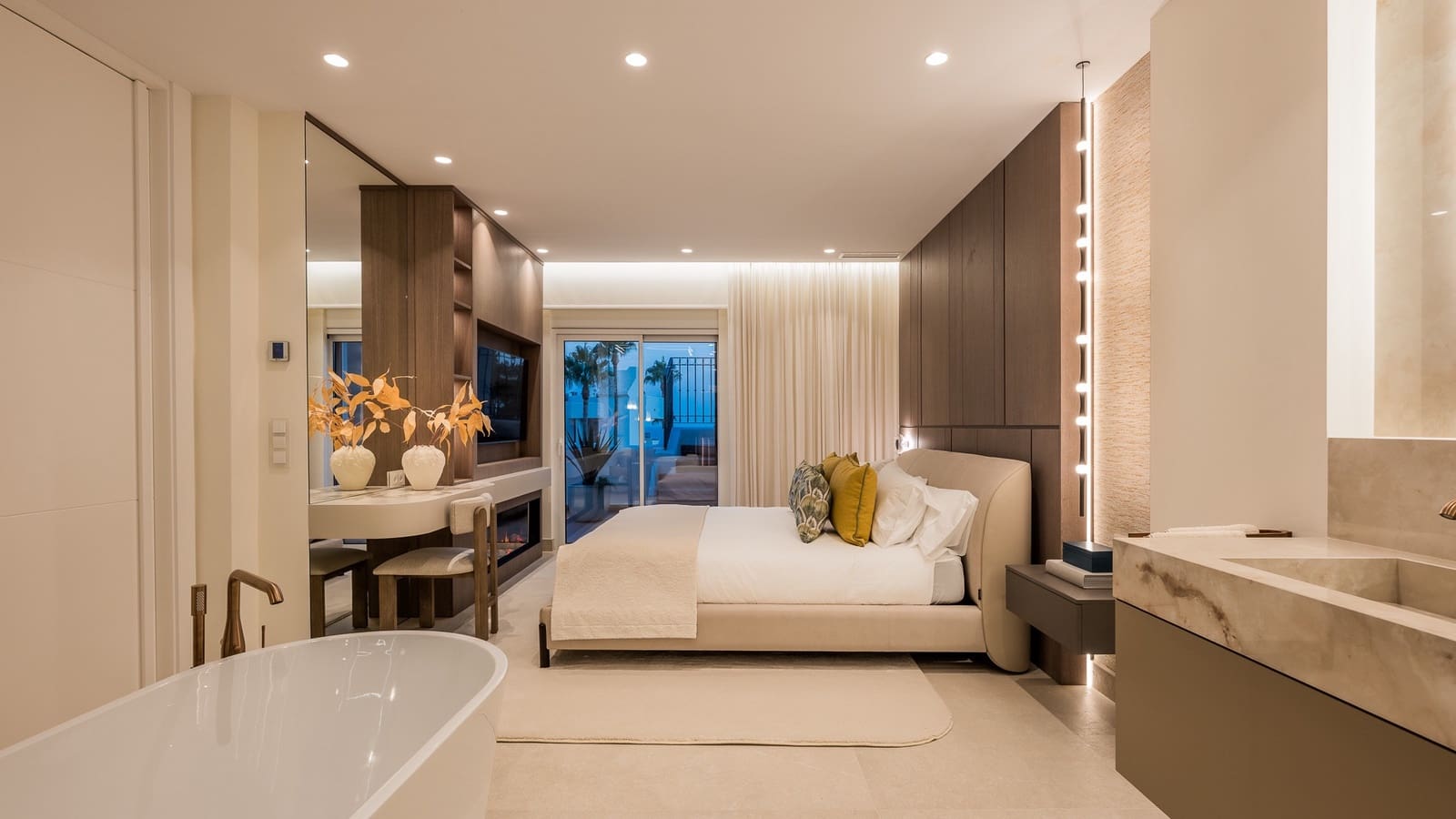 3 bedroom Penthouse for sale in Estepona with pool garage - € 2,695,000 (Ref: 9866707)