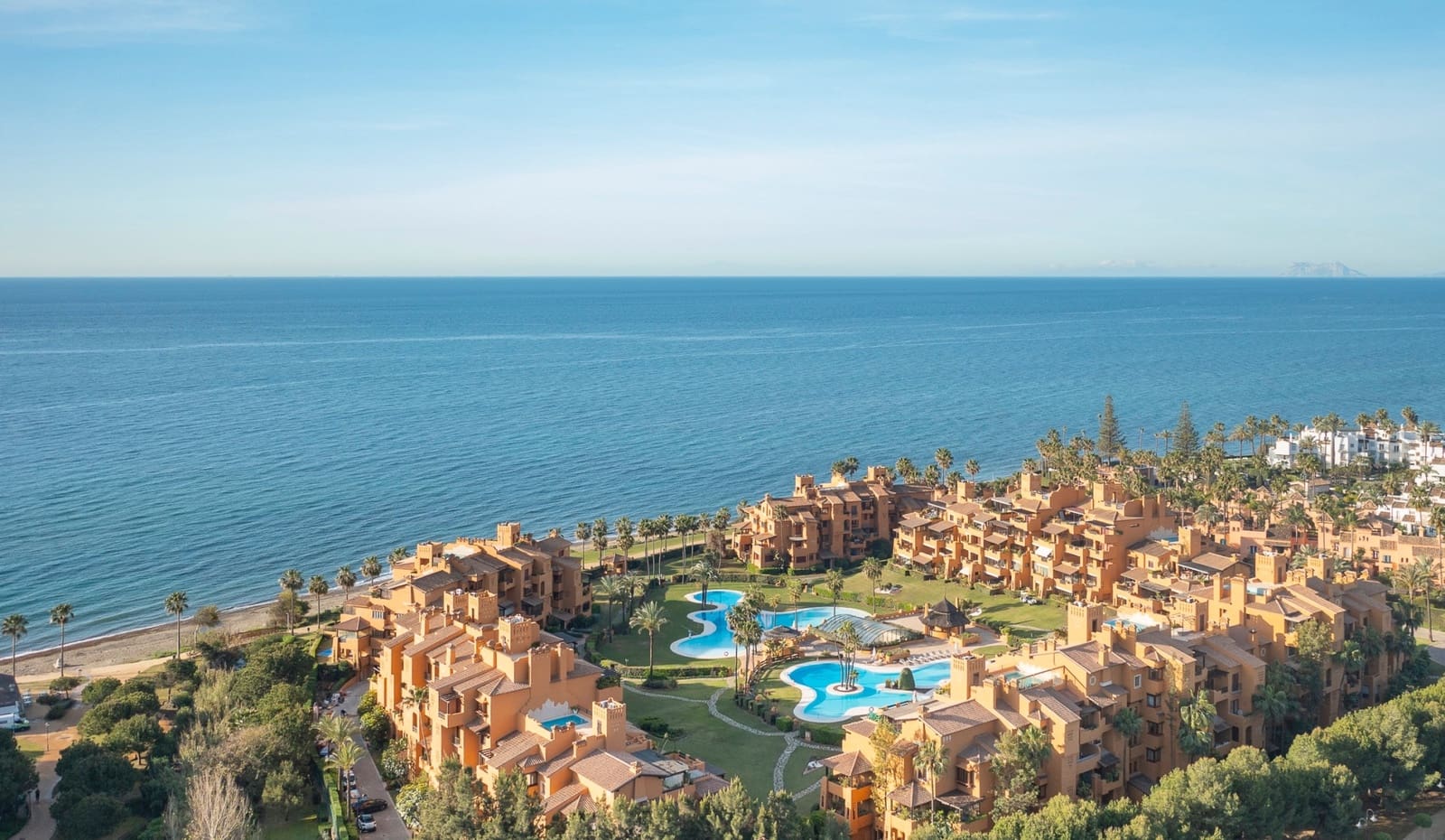 3 chambre Appartement à vendre à Estepona avec piscine garage - 2 395 000 € (Ref: 9868309)