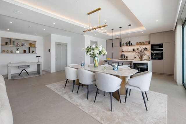 6 soverom Villa til salgs i La Concha - Resina Golf, Estepona med svømmebasseng garasje - € 4 500 000 (Ref: 9873058)