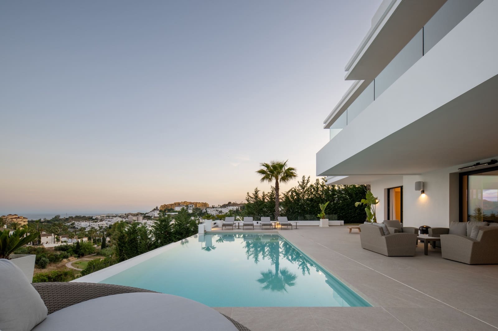 6 soverom Villa til salgs i Estepona med svømmebasseng garasje - € 4 500 000 (Ref: 9873058)