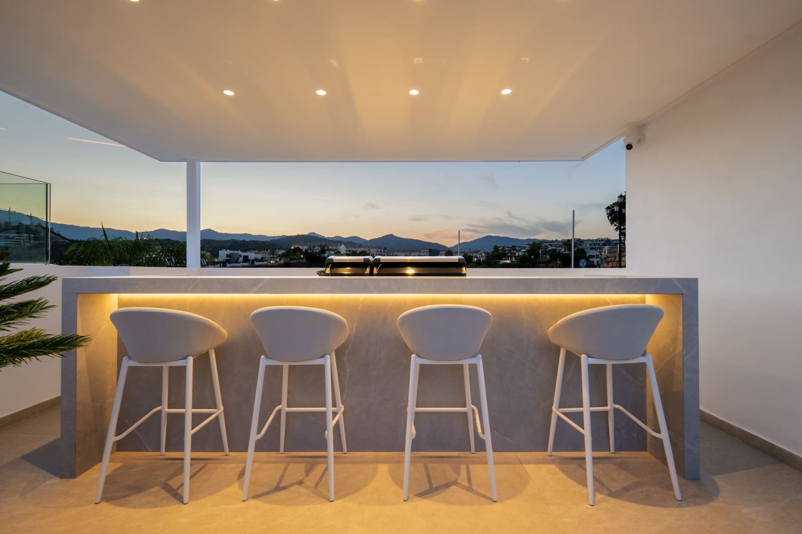 6 soverom Villa til salgs i Estepona med svømmebasseng garasje - € 4 500 000 (Ref: 9873058)
