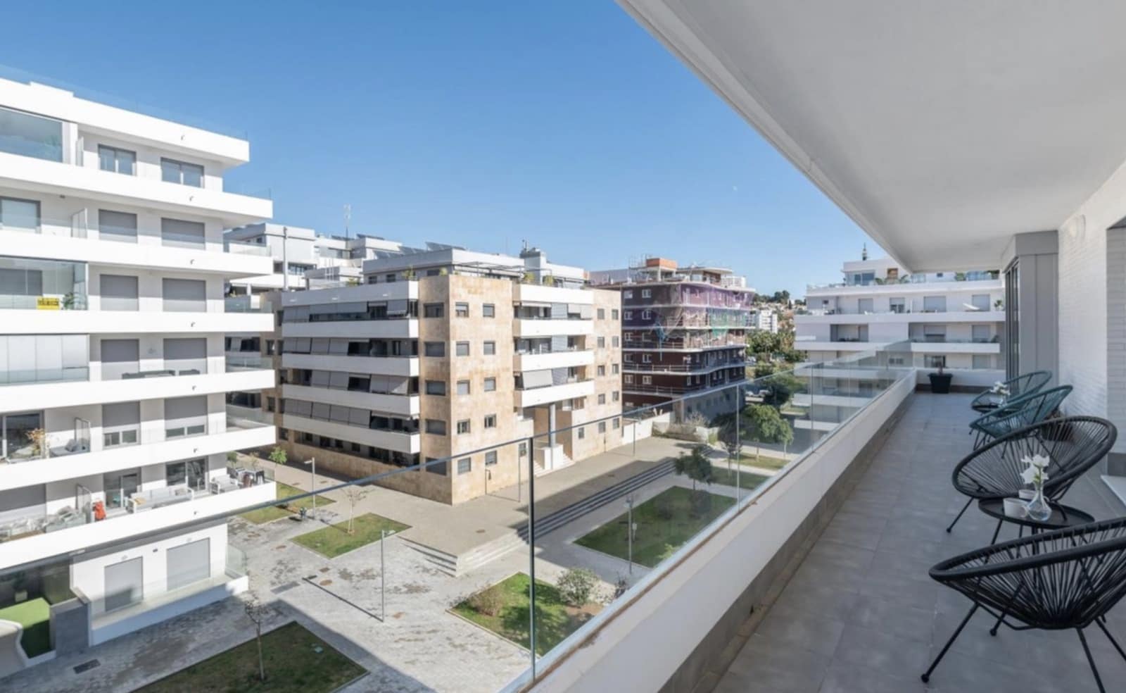 3 soveværelse Lejlighed til salg i Nueva Andalucia med swimmingpool garage - € 540.000 (Ref: 9889919)