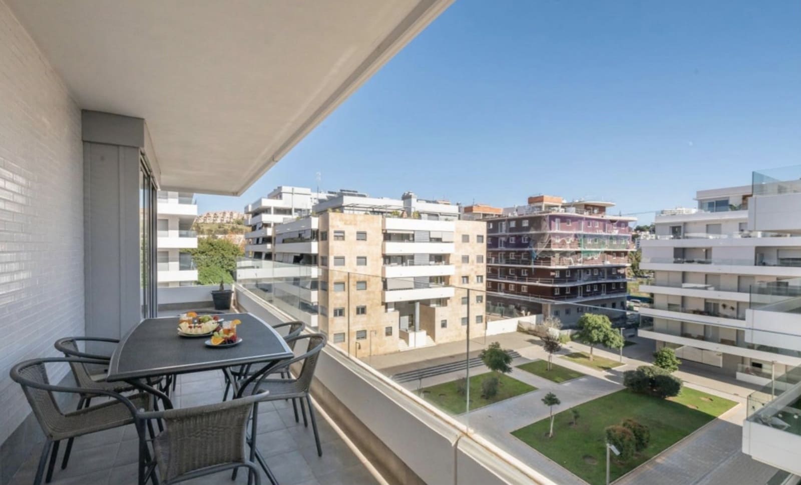 3 soveværelse Lejlighed til salg i Nueva Andalucia med swimmingpool garage - € 540.000 (Ref: 9889919)