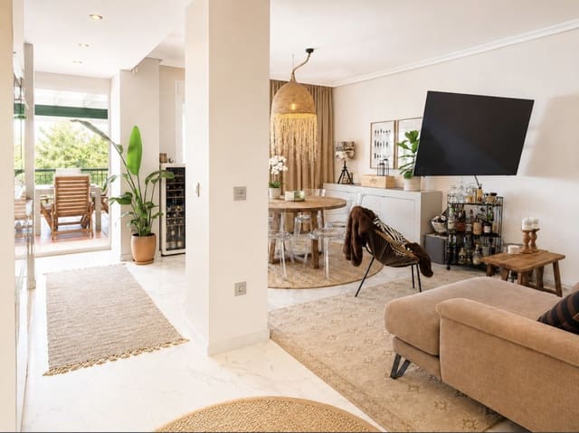 2 soveværelse Penthouse til salg i Nueva Andalucía Centro, Marbella med swimmingpool garage - € 530.000 (Ref: 9889920)