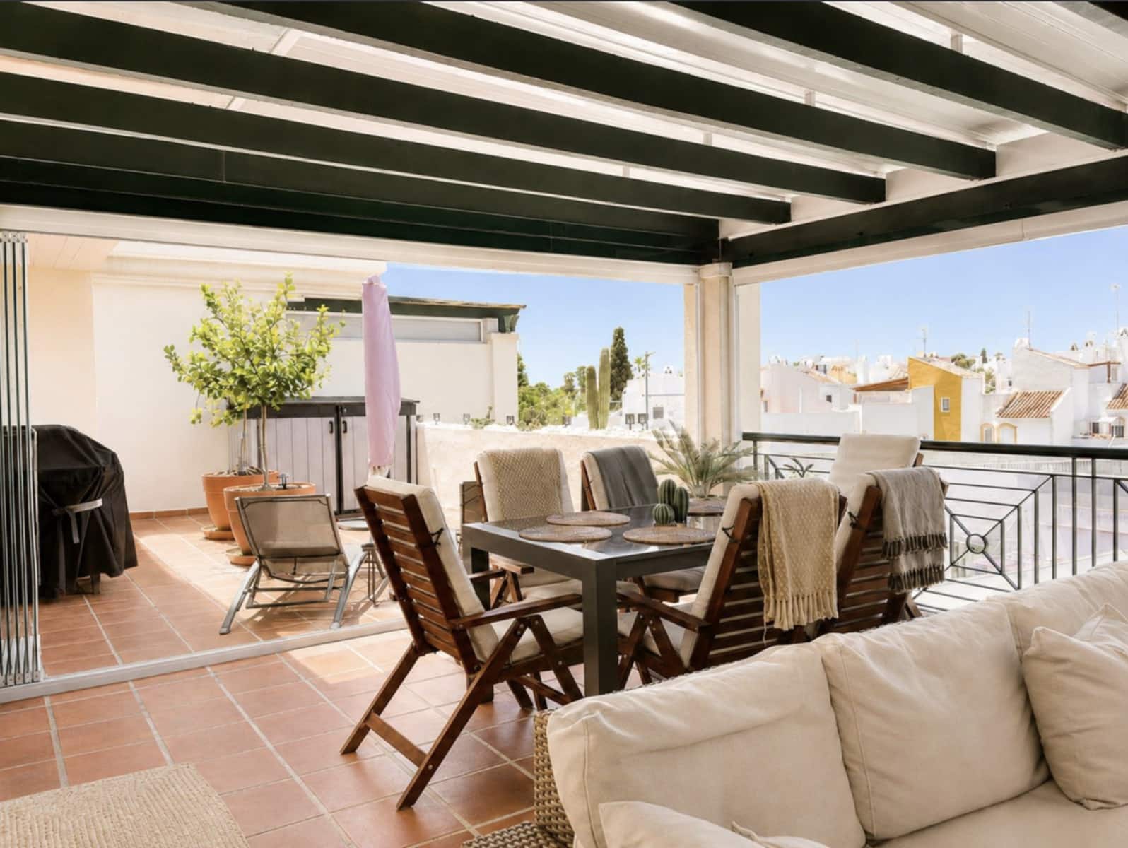 2 soveværelse Penthouse til salg i Nueva Andalucia med swimmingpool garage - € 530.000 (Ref: 9889920)