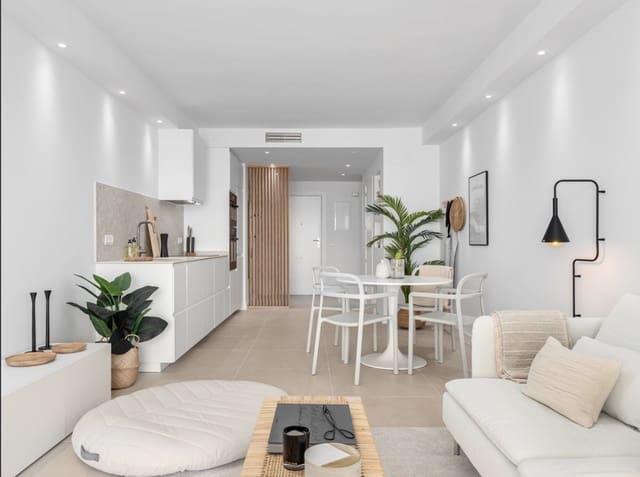 2 soveværelse Lejlighed til salg i Nueva Andalucía Centro, Marbella med swimmingpool garage - € 520.000 (Ref: 9889921)
