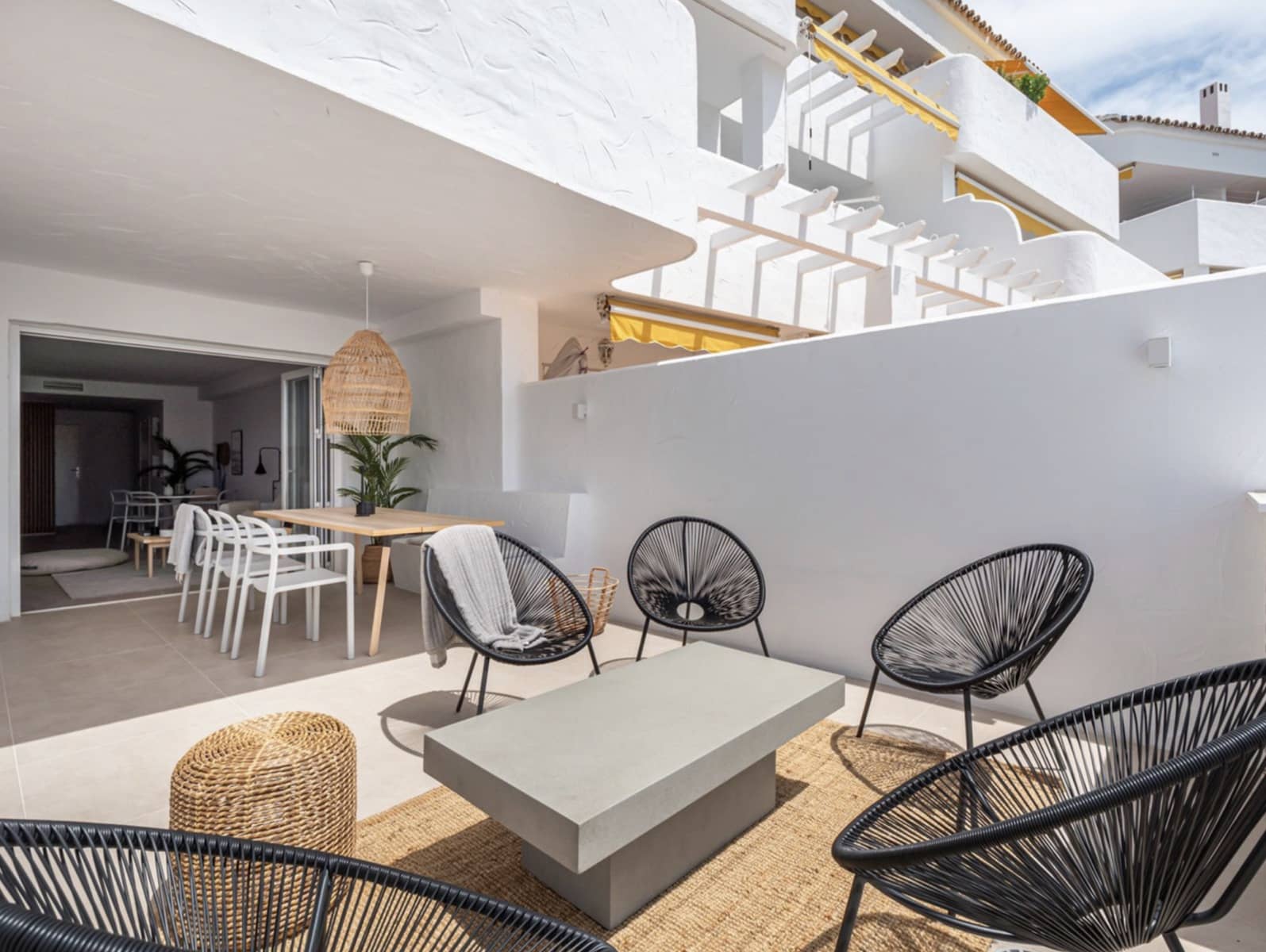 2 soveværelse Lejlighed til salg i Nueva Andalucia med swimmingpool garage - € 520.000 (Ref: 9889921)