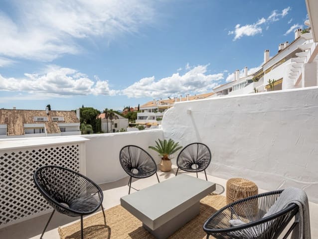 2 soveværelse Lejlighed til salg i Nueva Andalucía Centro, Marbella med swimmingpool garage - € 520.000 (Ref: 9889921)
