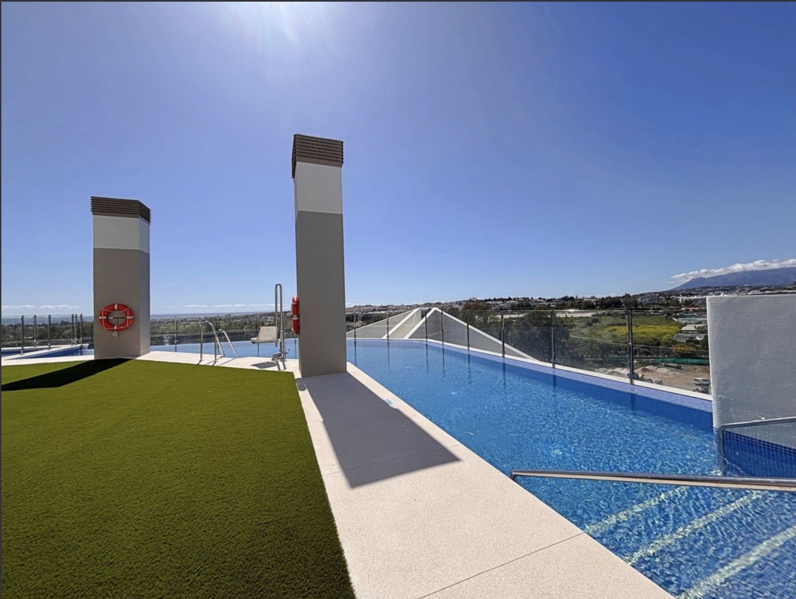 3 sypialnia Apartament na sprzedaż w Nueva Andalucia z basenem garażem - 500 000 € (Ref: 9889922)