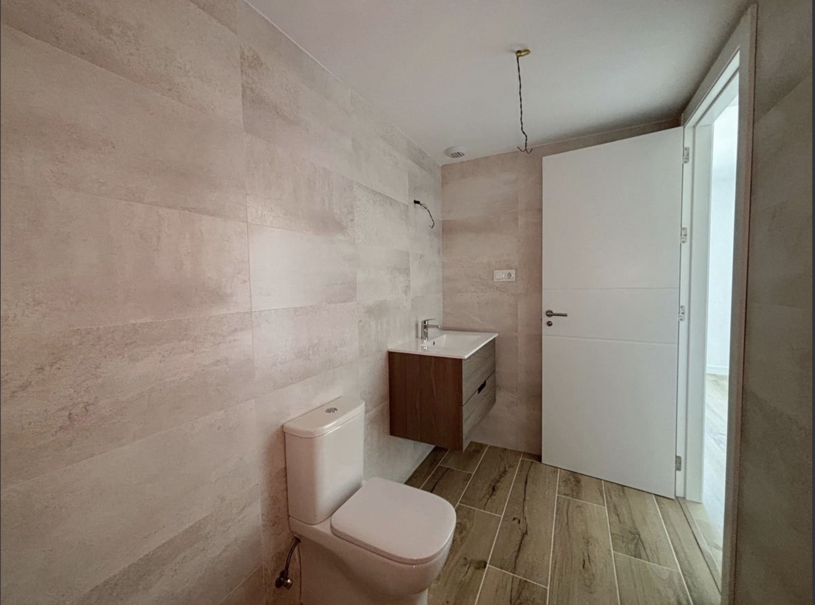 3 sypialnia Apartament na sprzedaż w Nueva Andalucia z basenem garażem - 500 000 € (Ref: 9889922)