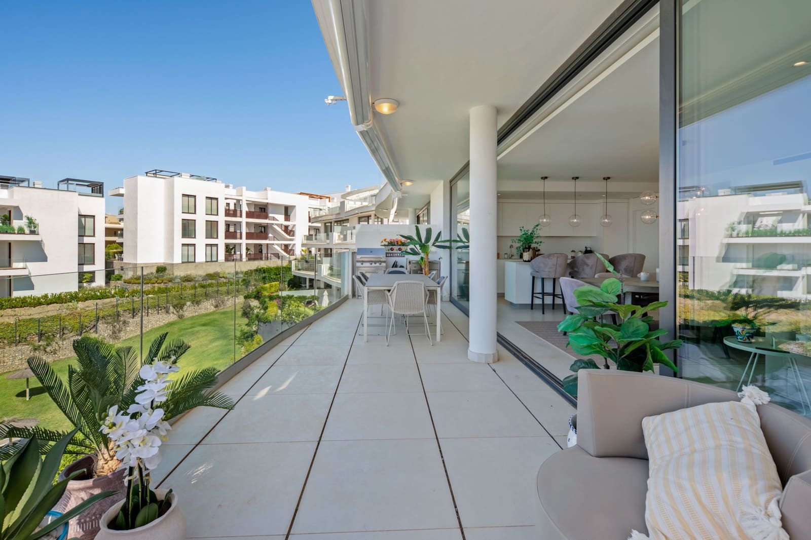 3 sypialnia Apartament na sprzedaż w Fuengirola z basenem garażem - 690 000 € (Ref: 9903876)