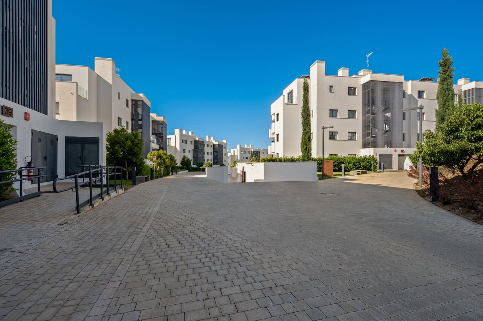3 sypialnia Apartament na sprzedaż w Fuengirola z basenem garażem - 690 000 € (Ref: 9903876)