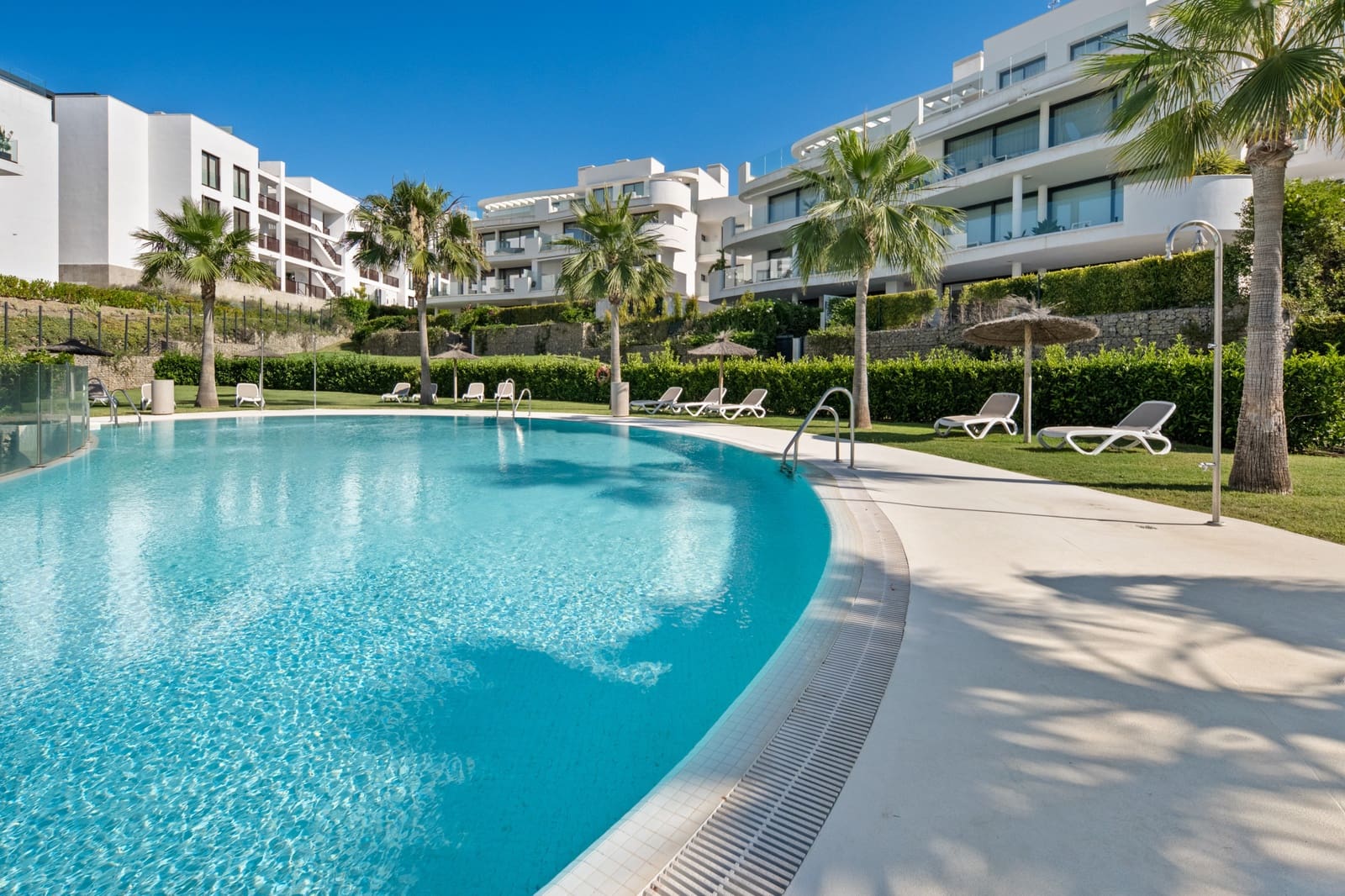 3 sypialnia Apartament na sprzedaż w Fuengirola z basenem garażem - 690 000 € (Ref: 9903876)