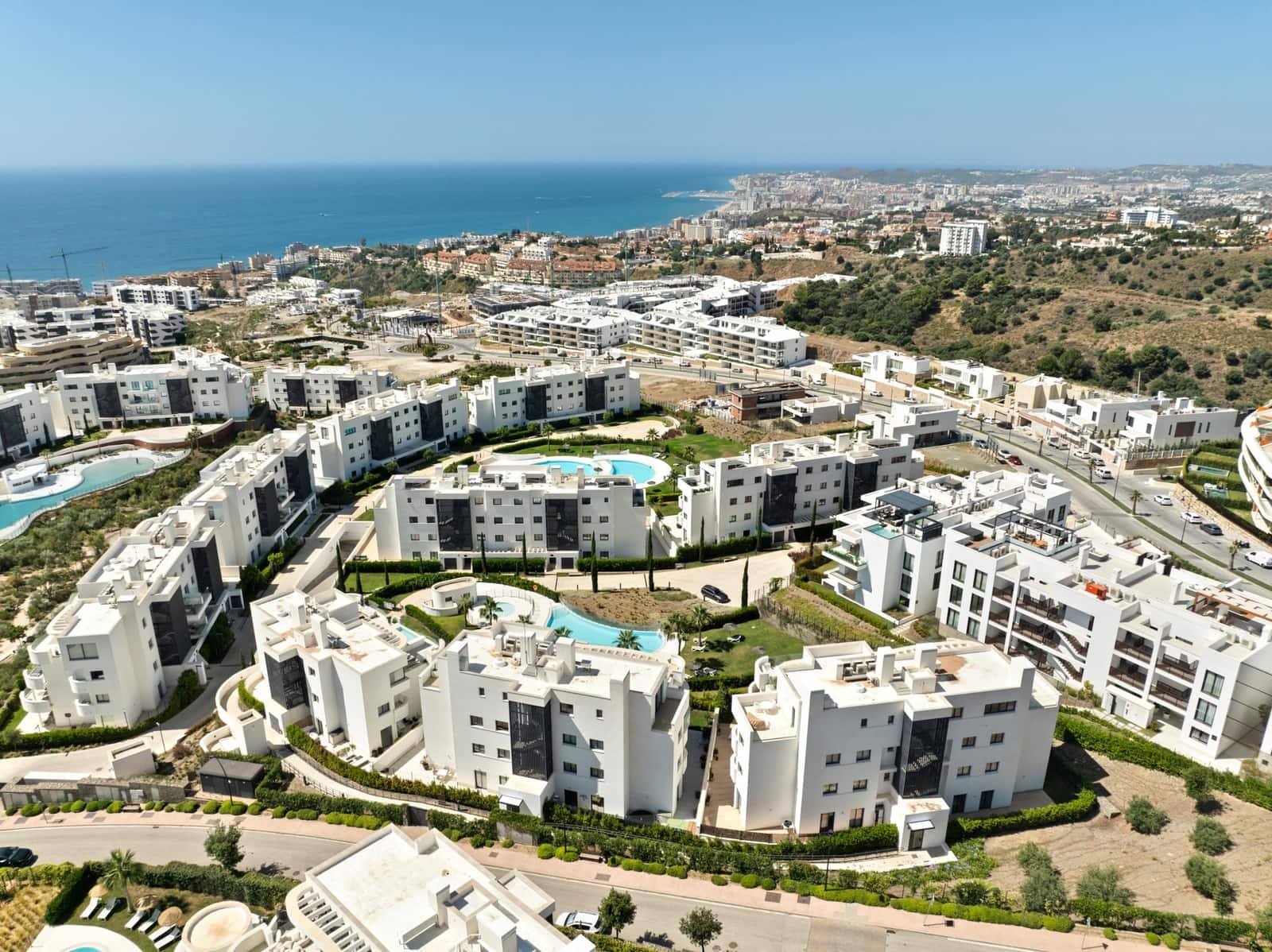 3 sypialnia Apartament na sprzedaż w Fuengirola z basenem garażem - 690 000 € (Ref: 9903876)