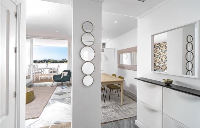 3 chambre Penthouse à vendre à Nueva Andalucía Centro, Marbella avec piscine garage - 599 000 € (Ref: 9921838)