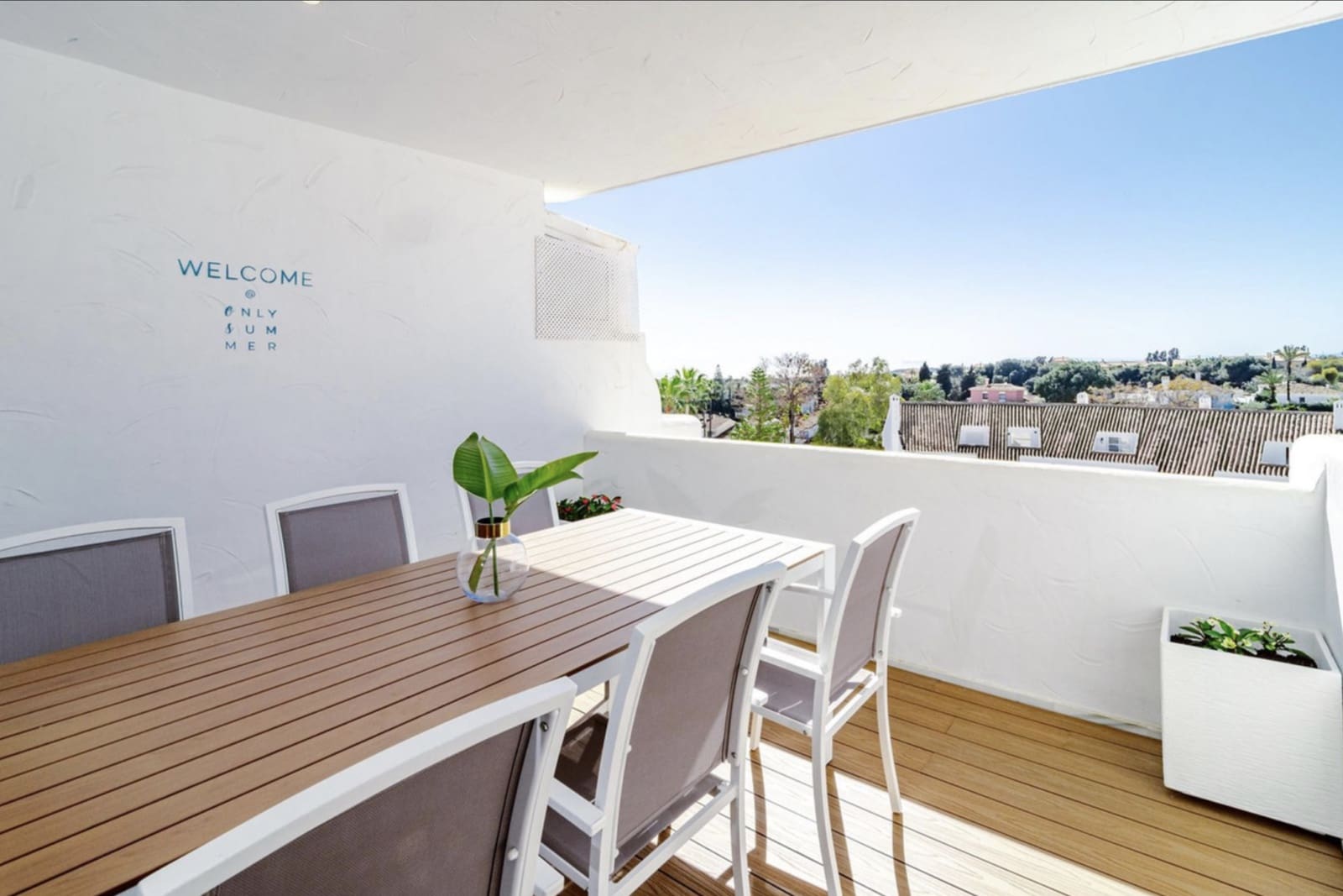 3 quarto Penthouse para venda em Nueva Andalucia com piscina garagem - 599 000 € (Ref: 9921838)