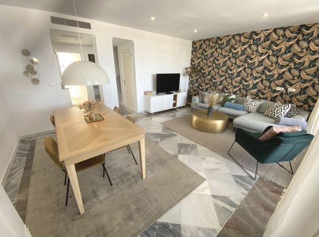 3 chambre Penthouse à vendre à Nueva Andalucía Centro, Marbella avec piscine garage - 599 000 € (Ref: 9921838)