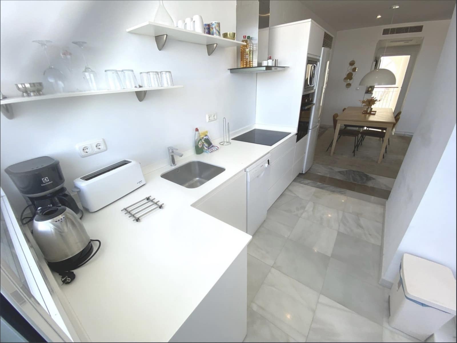3 quarto Penthouse para venda em Nueva Andalucia com piscina garagem - 599 000 € (Ref: 9921838)