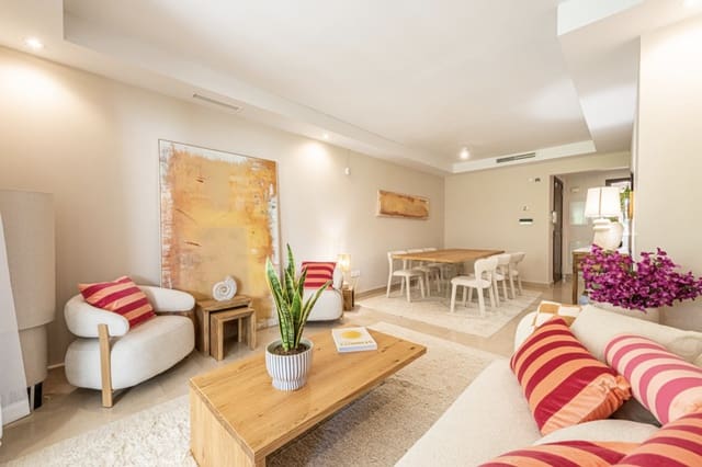 2 bedroom Apartment for sale in Nueva Andalucia, Marbella with pool garage - € 599,000 (Ref: 9921839)