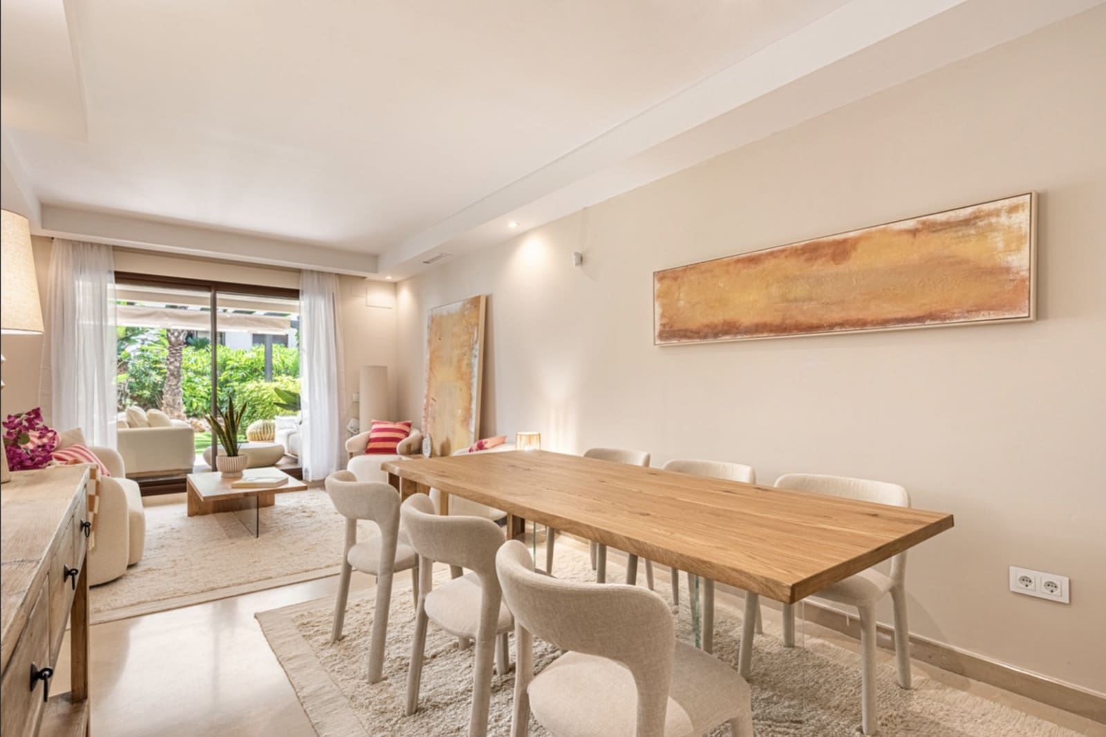 2 soveværelse Lejlighed til salg i Nueva Andalucia med swimmingpool garage - € 599.000 (Ref: 9921839)