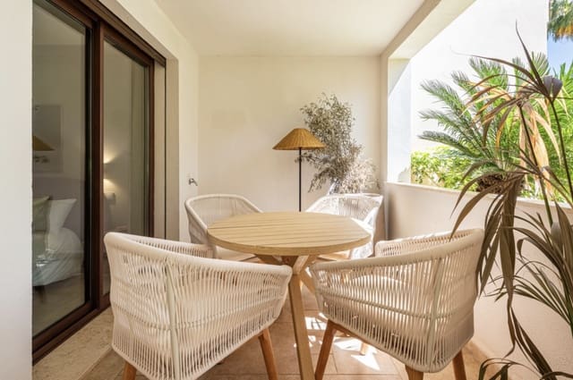 2 bedroom Apartment for sale in Nueva Andalucia, Marbella with pool garage - € 599,000 (Ref: 9921839)