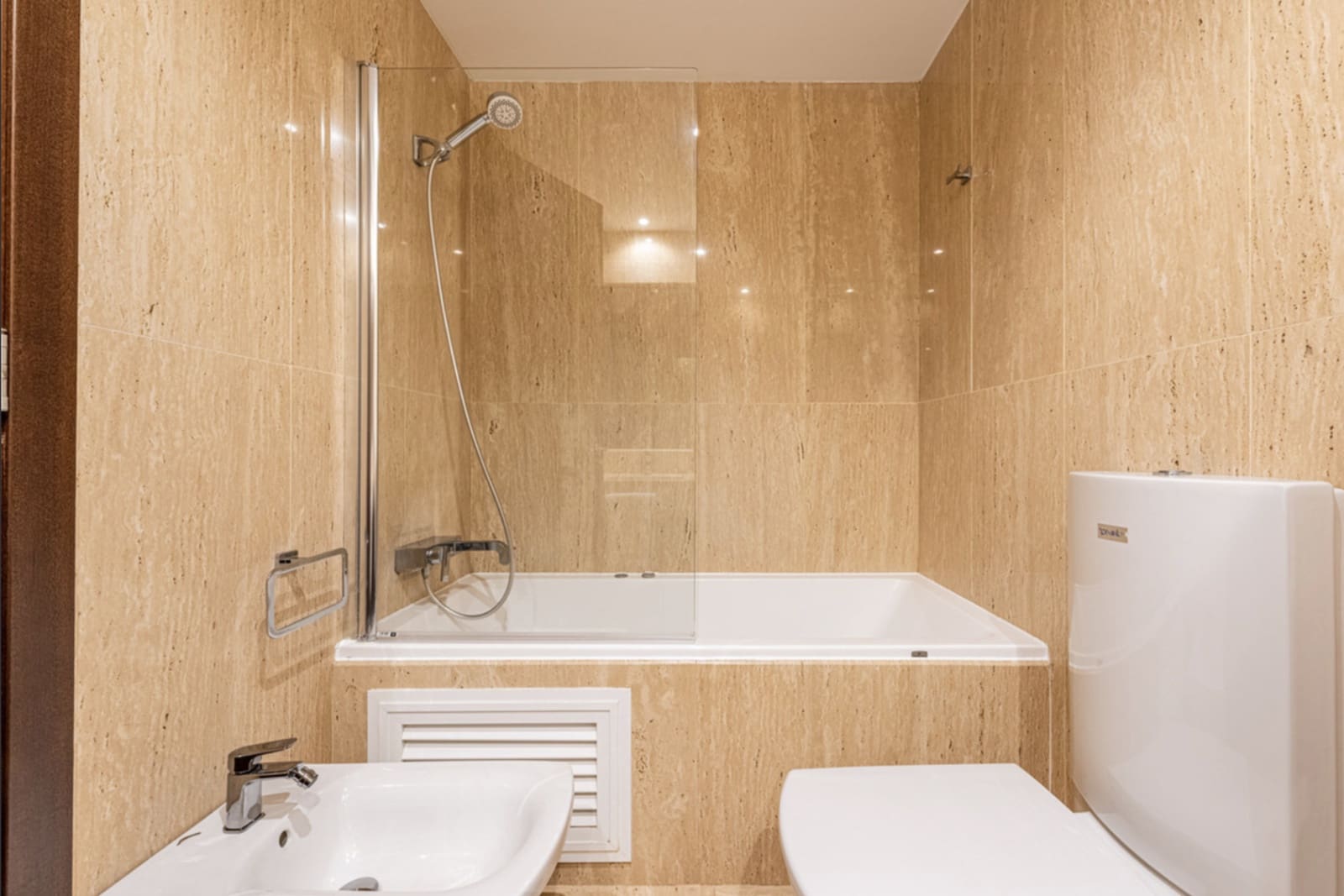 2 soveværelse Lejlighed til salg i Nueva Andalucia med swimmingpool garage - € 599.000 (Ref: 9921839)