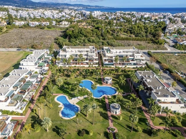 2 soveværelse Lejlighed til salg i Nueva Andalucia, Marbella med swimmingpool garage - € 595.000 (Ref: 9921840)