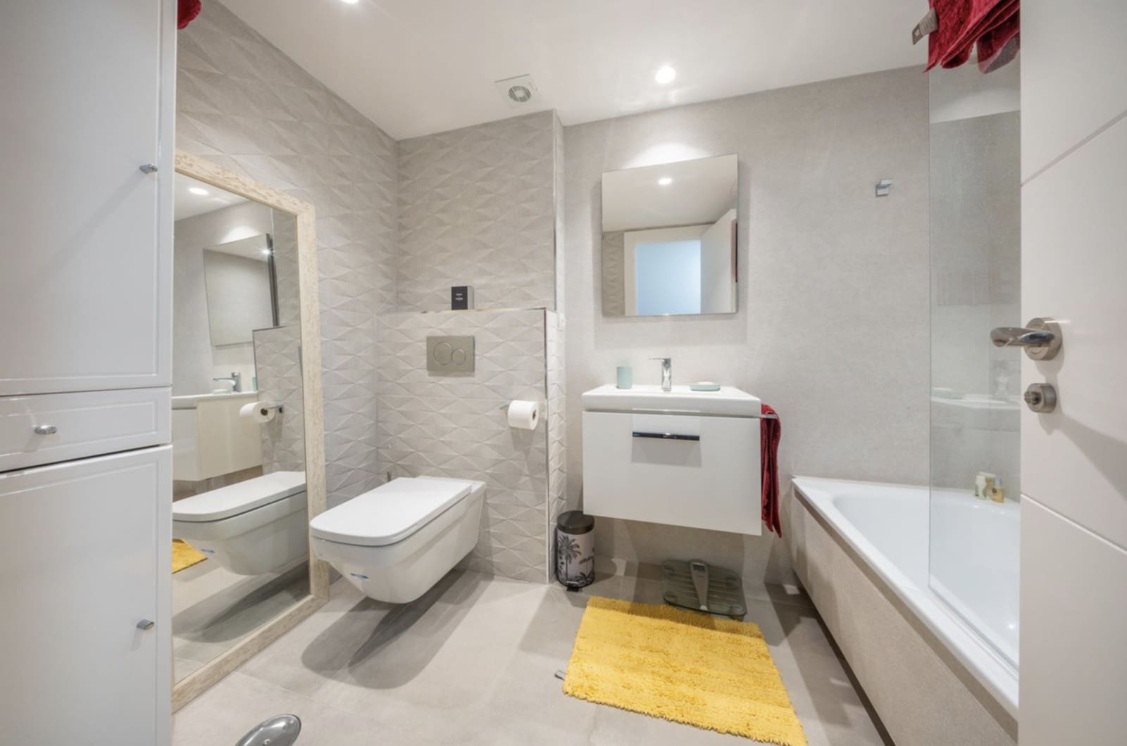 2 soveværelse Lejlighed til salg i Nueva Andalucia med swimmingpool garage - € 595.000 (Ref: 9921840)