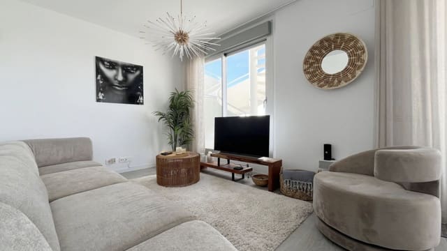 2 soverom Penthouse til salgs i New Golden Mile, Estepona med svømmebasseng garasje - € 595 000 (Ref: 9921841)