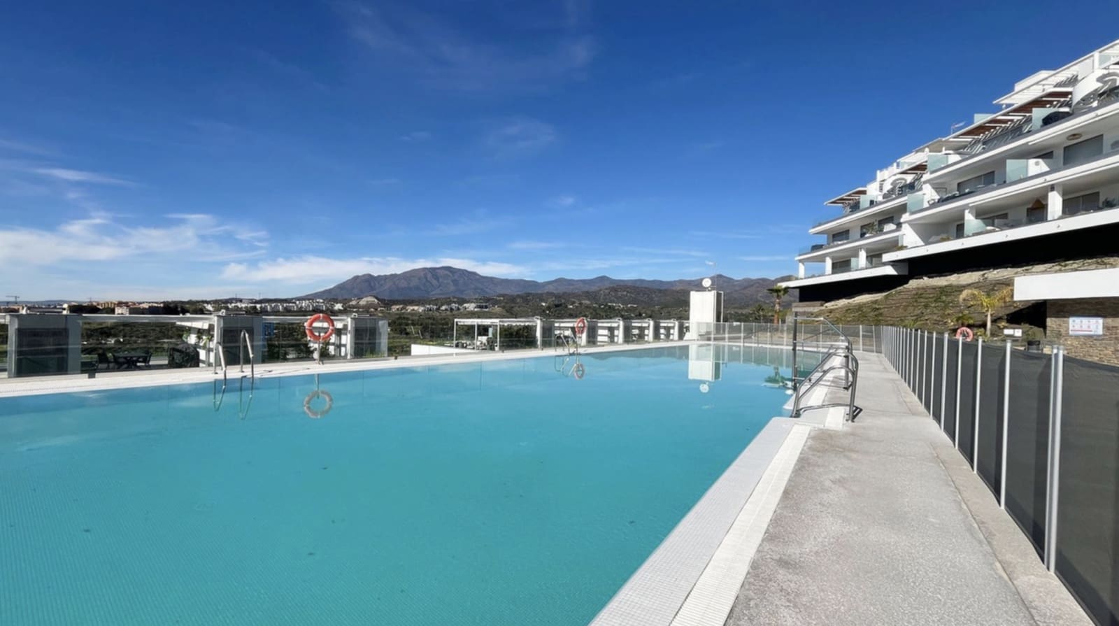 2 soverom Penthouse til salgs i New Golden Mile med svømmebasseng garasje - € 595 000 (Ref: 9921841)