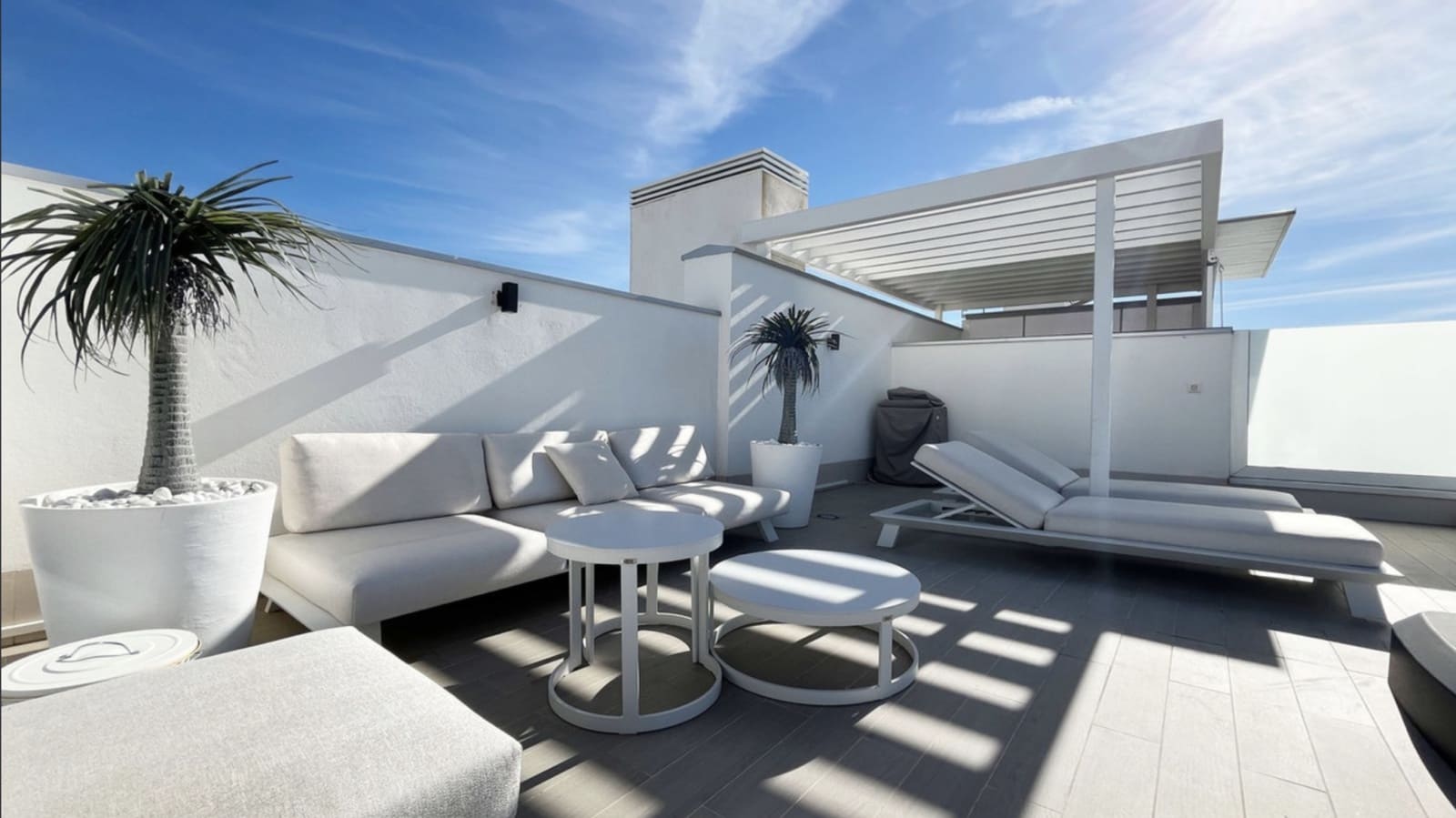2 soverom Penthouse til salgs i New Golden Mile med svømmebasseng garasje - € 595 000 (Ref: 9921841)