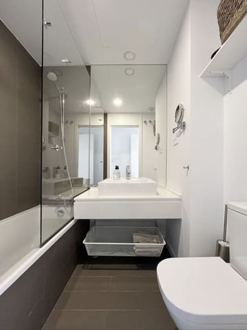 2 soverom Penthouse til salgs i New Golden Mile, Estepona med svømmebasseng garasje - € 595 000 (Ref: 9921841)
